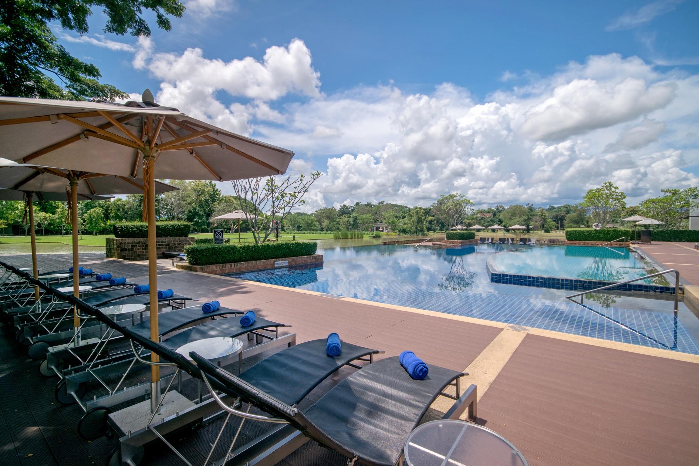 Le Meridien Chiang Rai Resort, Thailand Экстерьер фото The swimming pool at the Royal Thai Golf and Country Club