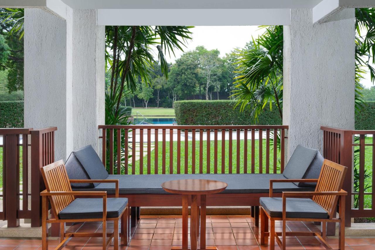 Le Meridien Chiang Rai Resort, Thailand Экстерьер фото A view of the pool from a suite