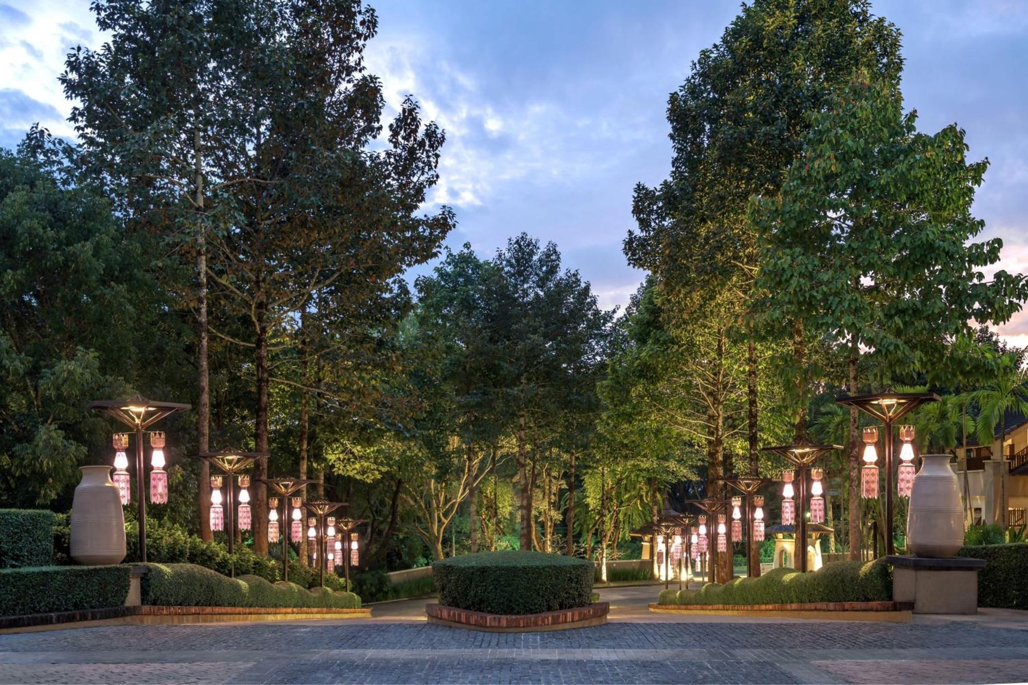 Le Meridien Chiang Rai Resort, Thailand Экстерьер фото The entrance of the resort