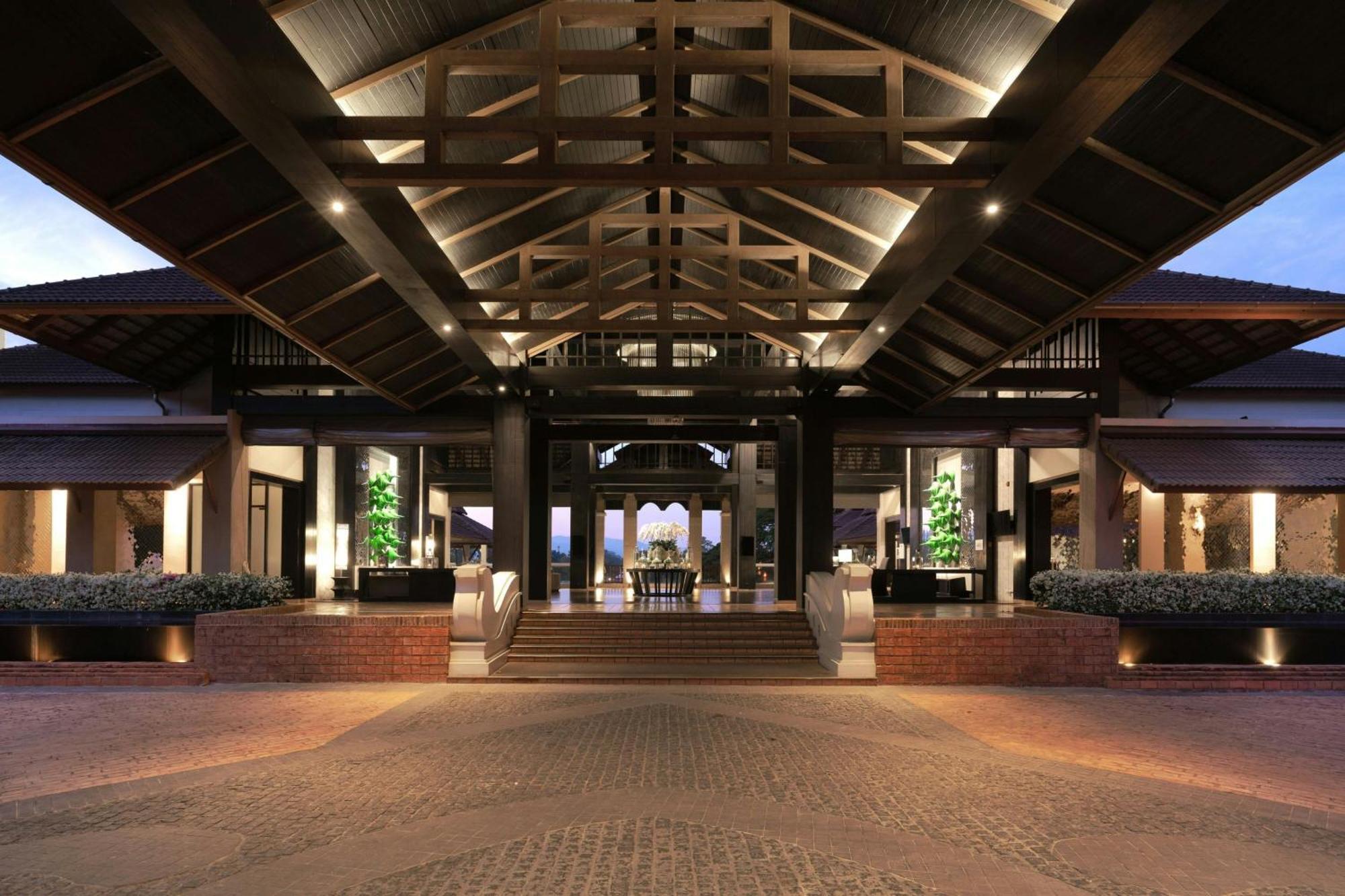 Le Meridien Chiang Rai Resort, Thailand Экстерьер фото The lobby of the resort